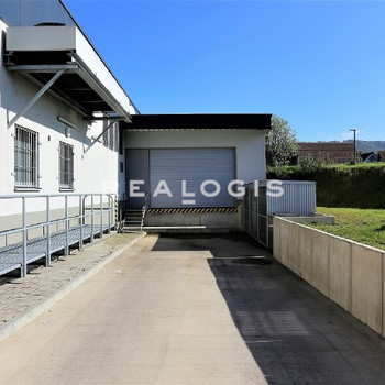 Ca. 2.000 qm Lager- / Ausstellungsfläche | Rampe + ebenerdig | bis zu ca. 5,00 m UKB