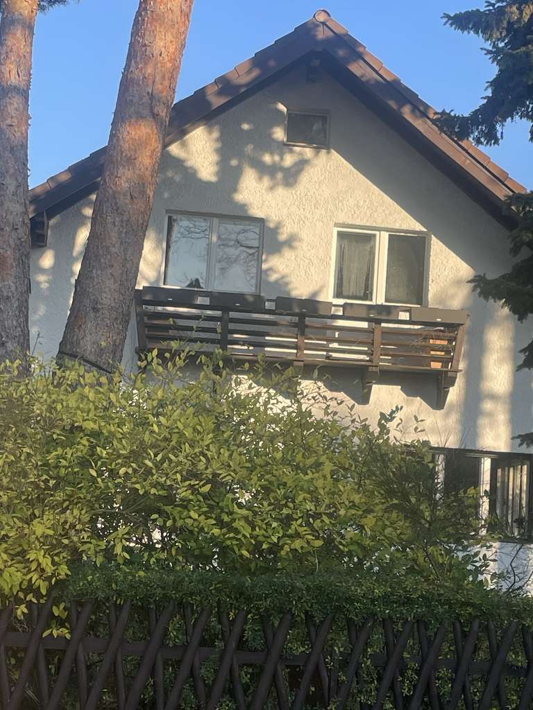 Lichtdurchflutetes Einfamilienhaus mit 5,5 Zimmern und schönem, großen Garten in Kleinmachnow