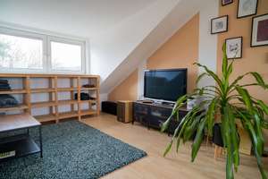 Großzügiges Wohnen unterm Dach – lichtdurchflutet & charmant – Die vollständige Adresse der Immobilie erhältst du vom Anbieter., 68305 Waldhof, Mannheim – Vorschaubild 3