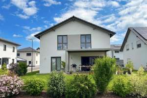 Neuwertiges EFH in Top-Lage: Zentral, ruhig & vollmöbliert – Die vollständige Adresse der Immobilie erhältst du vom Anbieter., 63654 Büdingen – Vorschaubild 1