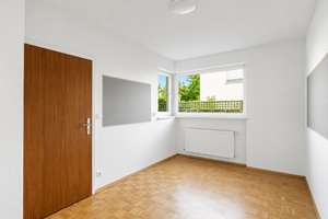Gelegenheit | Charmantes Einfamilienhaus mit traumhaftem Südwestgarten in ruhiger Lage von Trudering – Die vollständige Adresse der Immobilie erhältst du vom Anbieter., 81827 Waldtrudering, München – Vorschaubild 7