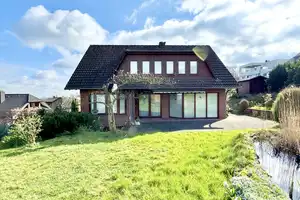 Ansprechendes Einfamilienhaus mit schönem Panoramausblick in guter Wohnlage – Schaumburg (Kreis) – Vorschaubild 1
