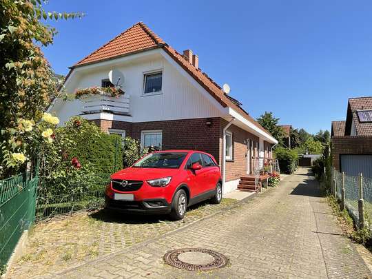 Lichtdurchflutete Doppelhaushäfte - große Räume - Bieterverfahren !! - Bild 2