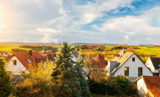 KfW-55 Neubau in Aichtal: Doppelhaushälfte mit Südausrichtung und eigenem Grundstück