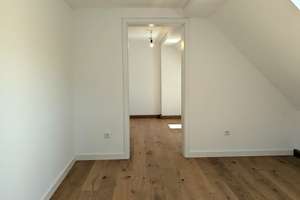 Exklusive Doppelhaushälfte NEU SANIERT! Mit Garage, Einbauküche und Garten! – Bad Stebener Straße 14, 95192 Lichtenberg – Vorschaubild 12
