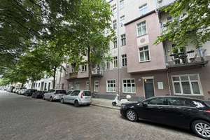 Bezugfreie, lichtdurchflutete Wohnung in begehrter Kiez-Lage ***Balkon***Dusch-Wannenbad***EBK*** – Die vollständige Adresse der Immobilie erhältst du vom Anbieter., 10245 Friedrichshain, Berlin – Vorschaubild 2