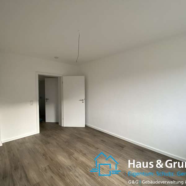 ***kernsanierte moderne 3-Zimmer-Wohnung - lichtdurchflutet - Gemeinschaftsgarten - ruhige Lage***