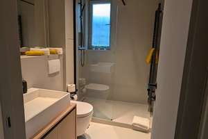 Charlottenburg: ZWEITBEZUG: voll möblierte LUXUS Apartment mit 62 m² per 15.08.26 zu VERMIETEN – Die vollständige Adresse der Immobilie erhältst du vom Anbieter., 10717 Wilmersdorf, Berlin – Vorschaubild 13