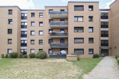 Behaglichkeit pur: 3-Zi.-Etagenwohnung in Feldrandlage
