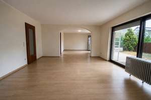Exklusives 3-Familienhaus mit Garten, Balkon & vielseitigen Nutzungsmöglichkeiten – Die vollständige Adresse der Immobilie erhältst du vom Anbieter., 68799 Reilingen – Vorschaubild 4