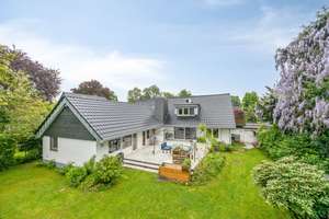 Ein Zuhause zum Ankommen: Familienhaus mit traumhaftem Naturgarten in Meerbusch-Osterath! – Die vollständige Adresse der Immobilie erhältst du vom Anbieter., 40670 Meerbusch – Vorschaubild 1