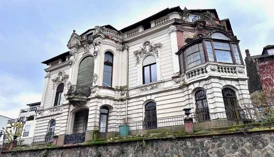 Bild von WOHNEN DER BESONDEREN ART: Denkmalgeschützte schlossartige Villa in Bingen am Rhein