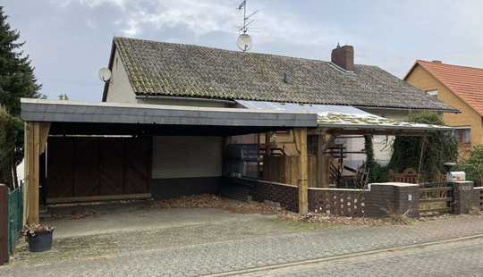 Bild von Einfamilienhaus mit Doppel-Carport und Nebengebäude in Ummern – Viel Platz für Ihre Ideen!