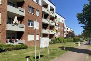 3-Zimmer-Wohnung mit Ausblick in Reislingen S/W – V.-Droste-Hülshoff-Str. 33, 38446 Wolfsburg – Vorschaubild 1