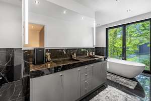 Möblierte Luxus-Residenz in prestigeträchtiger Neubauvilla – Die vollständige Adresse der Immobilie erhältst du vom Anbieter., 40629 Ludenberg, Düsseldorf – Vorschaubild 15