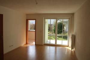 Schöne ruhige 2-Zimmer Wohnung mit Terrasse und kleinem Garten