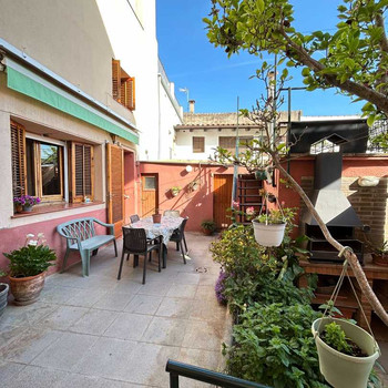 Reihenhaus mit Innenhof, Garage und Solarium in einer sehr ruhigen Gegend von Riudarenes