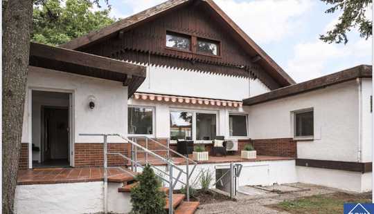 Bild von Renoviertes Einfamilienhaus mit blickgeschütztem Garten, Doppelgarage und Ausbaupotential in Worms