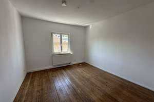 Ein sonniger Balkon im Grünen und schöner Dielenfußboden – Die vollständige Adresse der Immobilie erhältst du vom Anbieter., 70469 Feuerbach-Ost, Stuttgart – Vorschaubild 5
