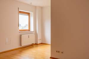 Seltene Gelegenheit in München-Allach: Fünfparteienhaus mit traumhaftem Grundstück, Pool und Garten – Die vollständige Adresse der Immobilie erhältst du vom Anbieter., 80999 Untermenzing, München – Vorschaubild 41