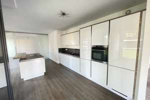 Exklusives Wohnerlebnis in Köln-City: 3-Zimmer-Design-Wohnung mit eigener Sauna & XXL-Balkon – Tel-Aviv-Straße 1, 50676 Altstadt/Süd, Köln – Vorschaubild 8