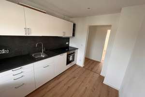 Neuwertige vier Zimmer Wohnung in Ingolstadt, Suedost – Die vollständige Adresse der Immobilie erhältst du vom Anbieter., 85053 Südost, Ingolstadt – Vorschaubild 2