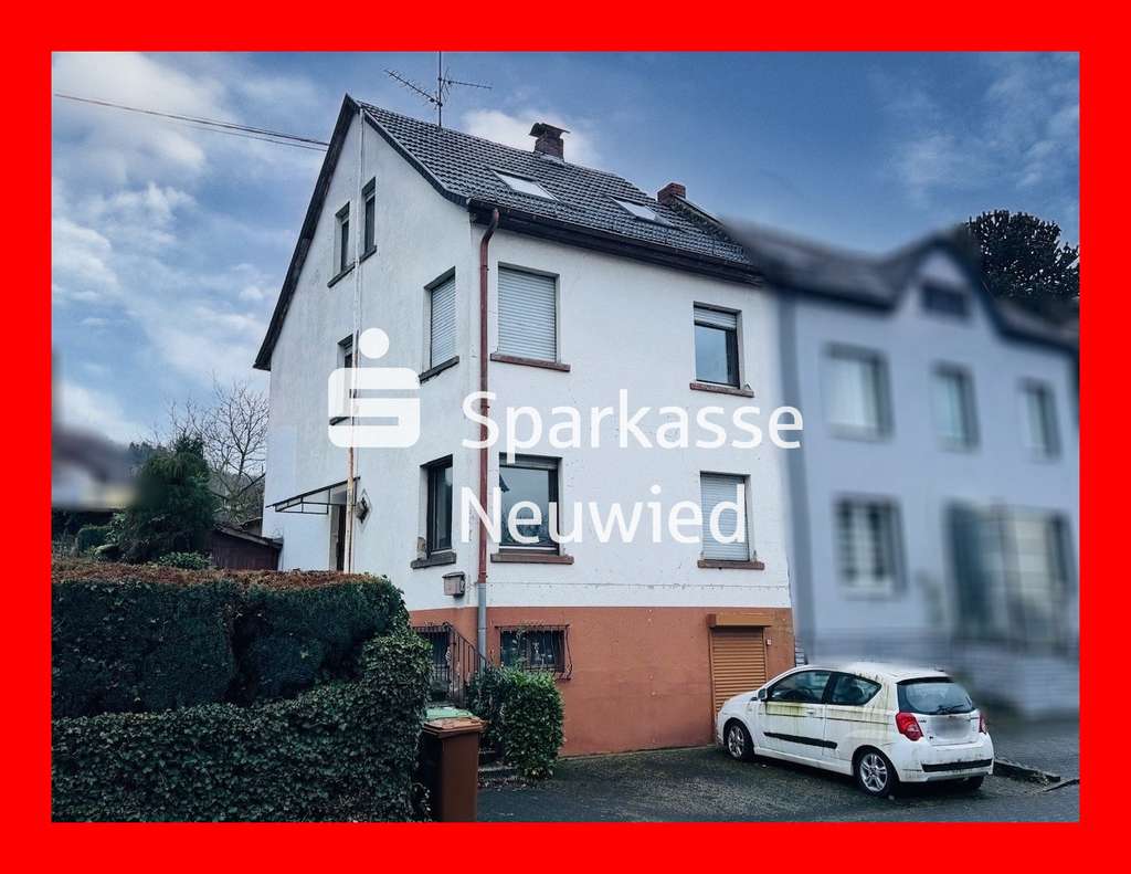 ZWANGSVERSTEIGERUNG: Einseitig angebautes Einfamilienhaus 