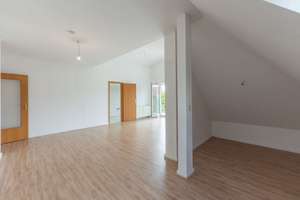 3-Raum-Dachgeschosswohnung mit umlaufender Dachterrasse in Münchenroda – Die vollständige Adresse der Immobilie erhältst du vom Anbieter., 7751 Münchenroda / Remderoda, Jena – Vorschaubild 8