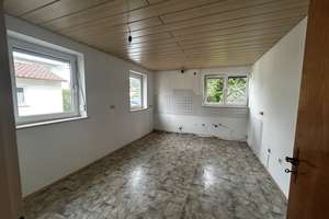 Doppelhaushälfte mit großem Grundstück, Garage und viel Potenzial – Die vollständige Adresse der Immobilie erhältst du vom Anbieter., 88430 Rot an der Rot – Vorschaubild 4
