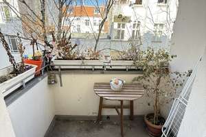 Bezugsfreie, möblierte und frisch renovierte 2 Zimmer Altbau-Wohnung mit Balkon - am Ku´Damm – Die vollständige Adresse der Immobilie erhältst du vom Anbieter., 10711 Halensee, Berlin – Vorschaubild 19