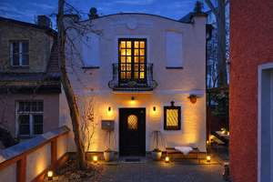 Unwiederbringliche Rarität: Ein historisches Schmuckstück-Kutscherhäuschen in bester Lage Schwabing