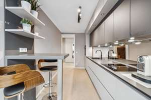 Helle, stilvolle 2-Zimmer-Wohnung in Alt-Bogenhausen – Die vollständige Adresse der Immobilie erhältst du vom Anbieter., 81679 Altbogenhausen, München – Vorschaubild 4