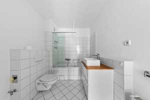 Bezugsfreie 3-Zimmer-Eigentumswohnung mit Balkon, Aufzug und TG-Stellplatz – Handjerystraße 24, 12489 Adlershof, Berlin – Vorschaubild 5