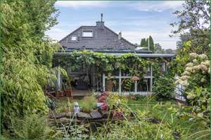 Modernisiertes Einfamilienhaus in Burscheid-Mitte - uneinsehbares Grundstück - Pool – Die vollständige Adresse der Immobilie erhältst du vom Anbieter., 51399 Burscheid – Vorschaubild 1