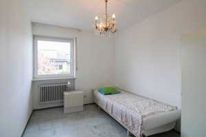 Bezugsfreies Reihenmittelhaus mit Garten und Balkon in ruhiger Lage – München (Kreis) – Vorschaubild 10