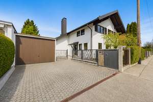 Großzügiges Einfamilienhaus auf selten großem Grundstück in begehrter Münchner Wohnlage – Die vollständige Adresse der Immobilie erhältst du vom Anbieter., 81477 Obersendling, München – Vorschaubild 2