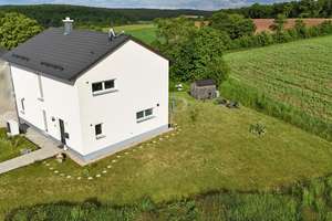 Repräsentatives Wohnen – Exklusives Einfamilienhaus in massiver Bauweise mit PV-Anlage – Die vollständige Adresse der Immobilie erhältst du vom Anbieter., 91481 Münchsteinach – Vorschaubild 4