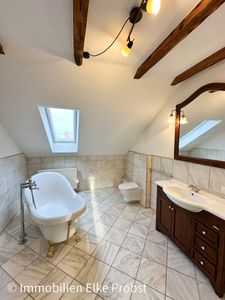 Hochwertige Dachgeschosswohnung mit Stellplatz in Cham
