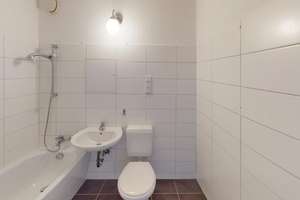 Direkt am Johanniskarree gelegene 3-Raum-Wohnung mit Balkon – Theresenstr. 1, 9111 Zentrum, Chemnitz – Vorschaubild 3