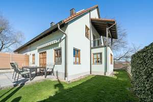 ***RESERVIERT***Familienfreundliche Doppelhaushälfte mit Garage in Top-Lage! – Die vollständige Adresse der Immobilie erhältst du vom Anbieter., 84048 Mainburg – Vorschaubild 1