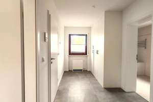3 Zimmer Wohnung, 1.OG mit Gartennutzung – Kameruner Str. -, 81827 Waldtrudering, München – Vorschaubild 2