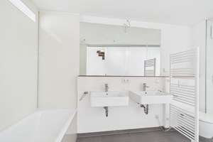 Familienglück im Zentrum – Modernes Stadthaus mit 6 Zi., Terrasse & Dachbalkon | Reutlingen – Die vollständige Adresse der Immobilie erhältst du vom Anbieter., 72764 Reutlingen-Mitte, Reutlingen – Vorschaubild 13
