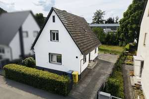 Einziehen, wohlfühlen und das Leben genießen – gepflegtes Einfamilienhaus mit Garten in BN-Friesdorf – Die vollständige Adresse der Immobilie erhältst du vom Anbieter., 53175 Friesdorf, Bonn – Vorschaubild 2