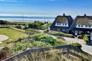 Ein seltenes Angebot mit kleinem Wattblick. Einzelhaus unter Reet und Garage am Lister Ortsrand – Die vollständige Adresse der Immobilie erhältst du vom Anbieter., 25992 List (Sylt) – Vorschaubild 5