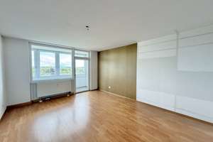 3-Zimmer Wohnung mit 2 Balkonen im Schwabencenter – Die vollständige Adresse der Immobilie erhältst du vom Anbieter., 86161 Wolfram-und Herrenbachviertel, Augsburg – Vorschaubild 2