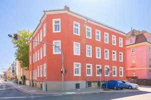 Helle 2-RW* Altbaucharm* EBK* Bad mit Fenster und Wanne und WMA* schöner Weitblick* zentrumsnah*