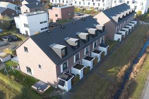 Erbbaurecht: Neuwertiges KfW-55-Reihenhaus mit 5 Zimmern, Garten & hochwertiger Ausstattung