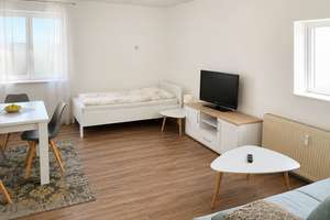Charmante 2,5-Zimmer-Wohnung  mit praktischem Stellplatz. Ideal für Ihr neues Zuhause!