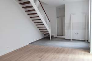 Schick Schick Schick ! 2,5 Raum Wohnung, Tageslichtbad und sehr helle Räume mit Balkon und Terrasse.