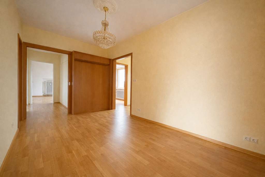 Immobilie in Lohr am Main - Bezugsfreie 5-Zimmer-Erdgeschosswohnung mit 3 Balkonen, Garten und 2 Garagen! - Bild 4